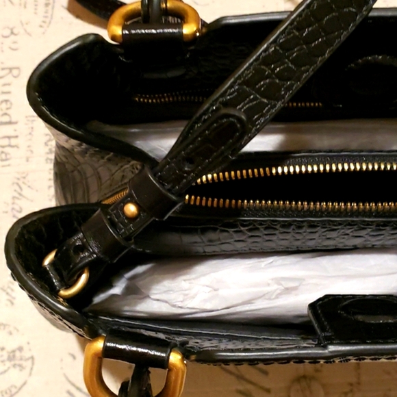 Emporio Armani St. Cocco Lucido Leather Shopping Tote - Picture 7 of 16